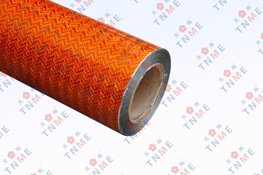 Folia pentru textile este folosită în principal în scopuri decorative